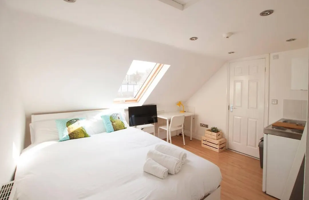 Tooting Broadway Studios & Rooms By Primecityhosts-1